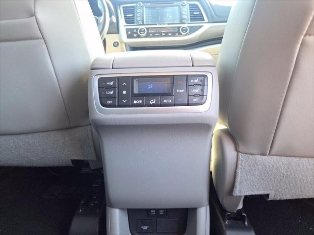 Certified Used 2017 BLIZZARD PEARL Toyota  image 33
