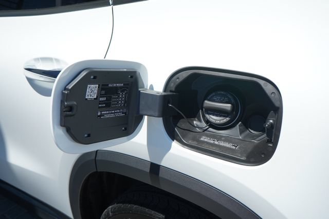 New 2026 Polar White Mercedes-Benz GLA 250 image 39