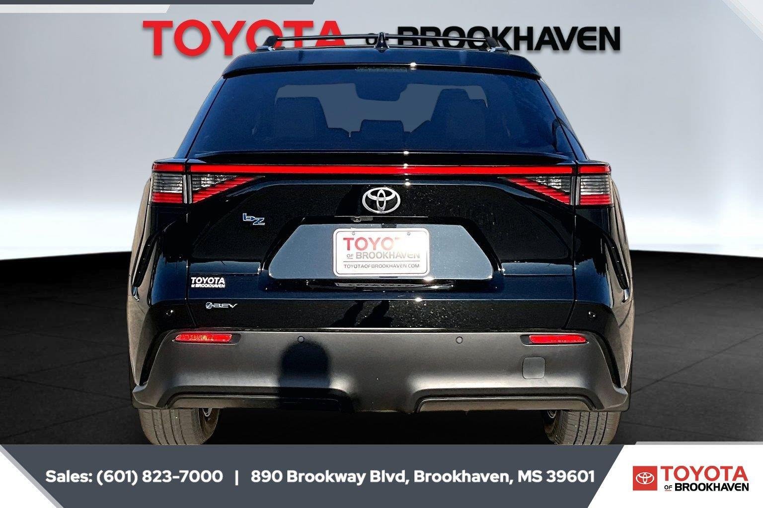 New 2026 Midnight Black Metallic Toyota XLE image 4