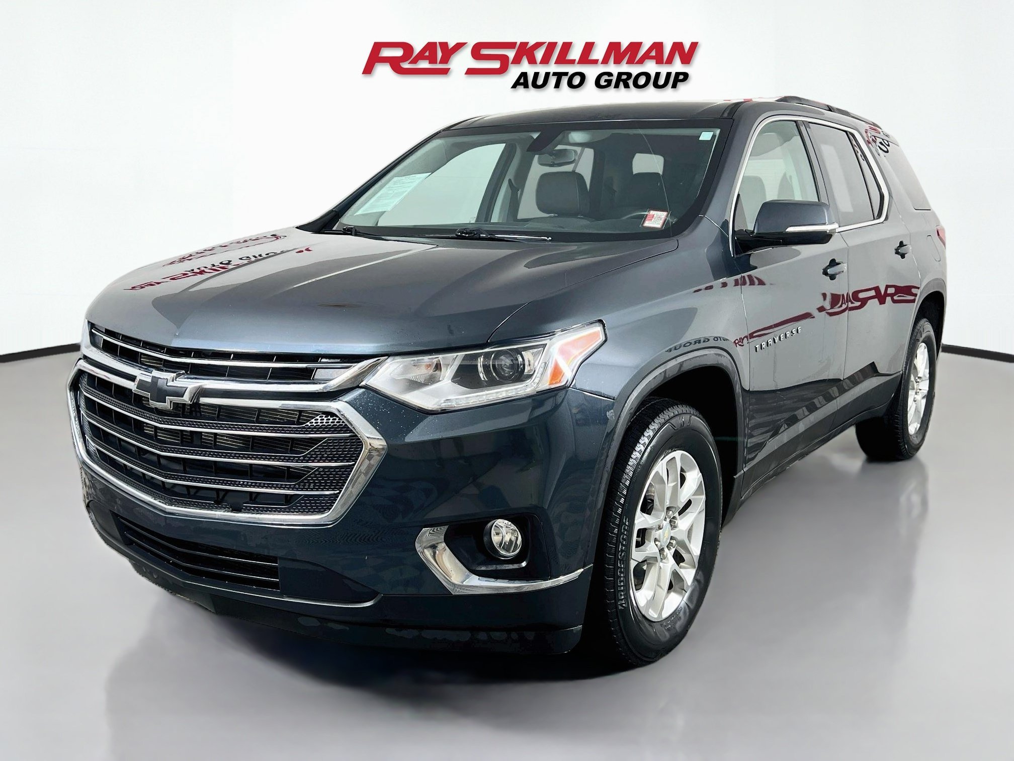 Used 2020 Graphite Metallic Chevrolet LT CLOTH image 3