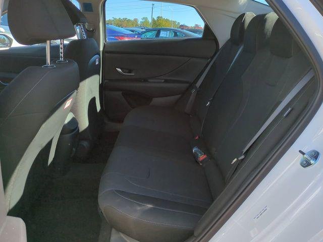New 2026 White Hyundai SE image 13