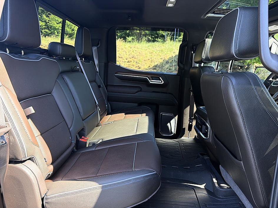 Used 2023 Onyx Black GMC Denali image 21