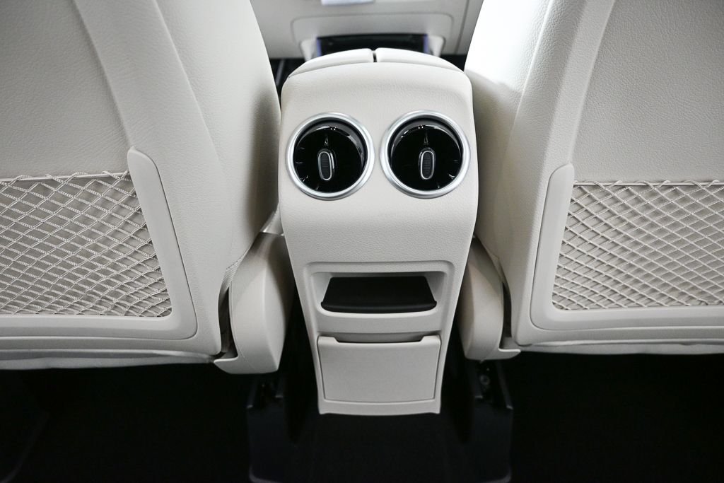New 2026 Polar White Mercedes-Benz GLA 250 image 18