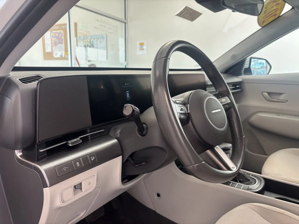 2025 Hyundai Kona SEL - Photo 11