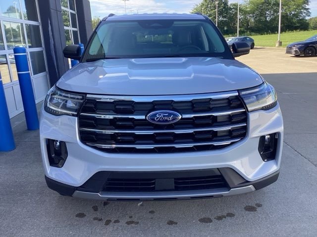 New 2026 Space White Metallic Ford Active image 3