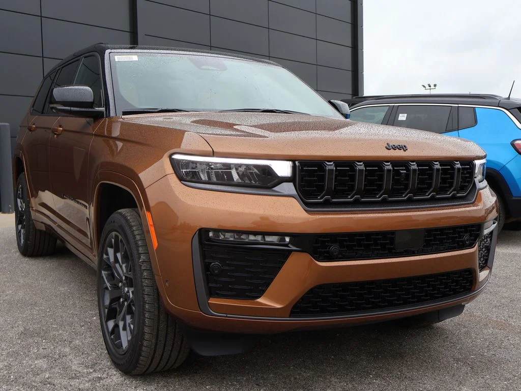 New 2026 Copper Shino Metallic Clear-Coat Exterior Paint Jeep Summit image 6