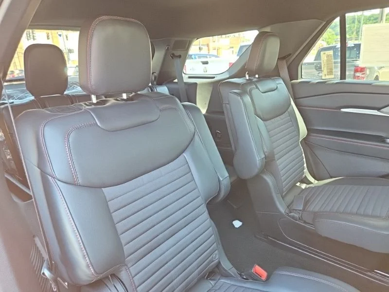 New 2026 Carbonized Gray Metallic Ford ST-Line image 19