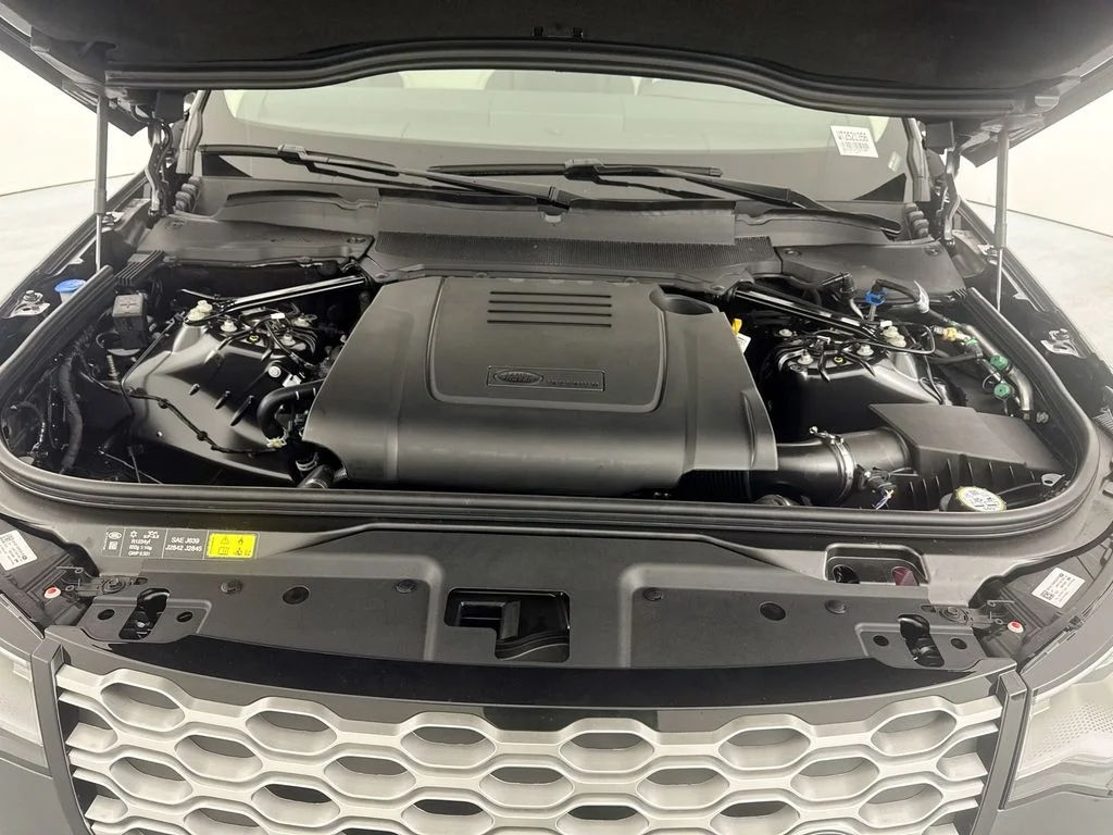 New 2026 Carpathian Grey Land Rover S image 30