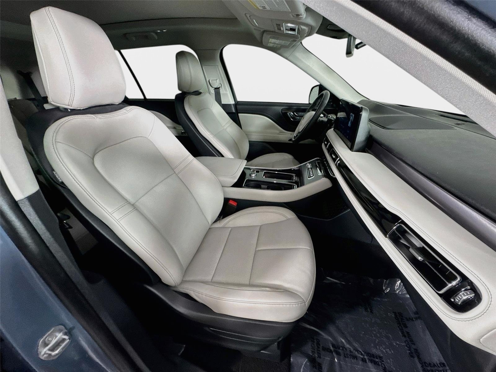 Used 2025 Blue Metallic Lincoln Premiere image 30