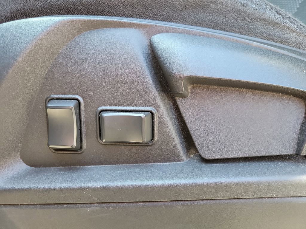 Used 2017 BLUE VELVET METALLIC Chevrolet LT image 17
