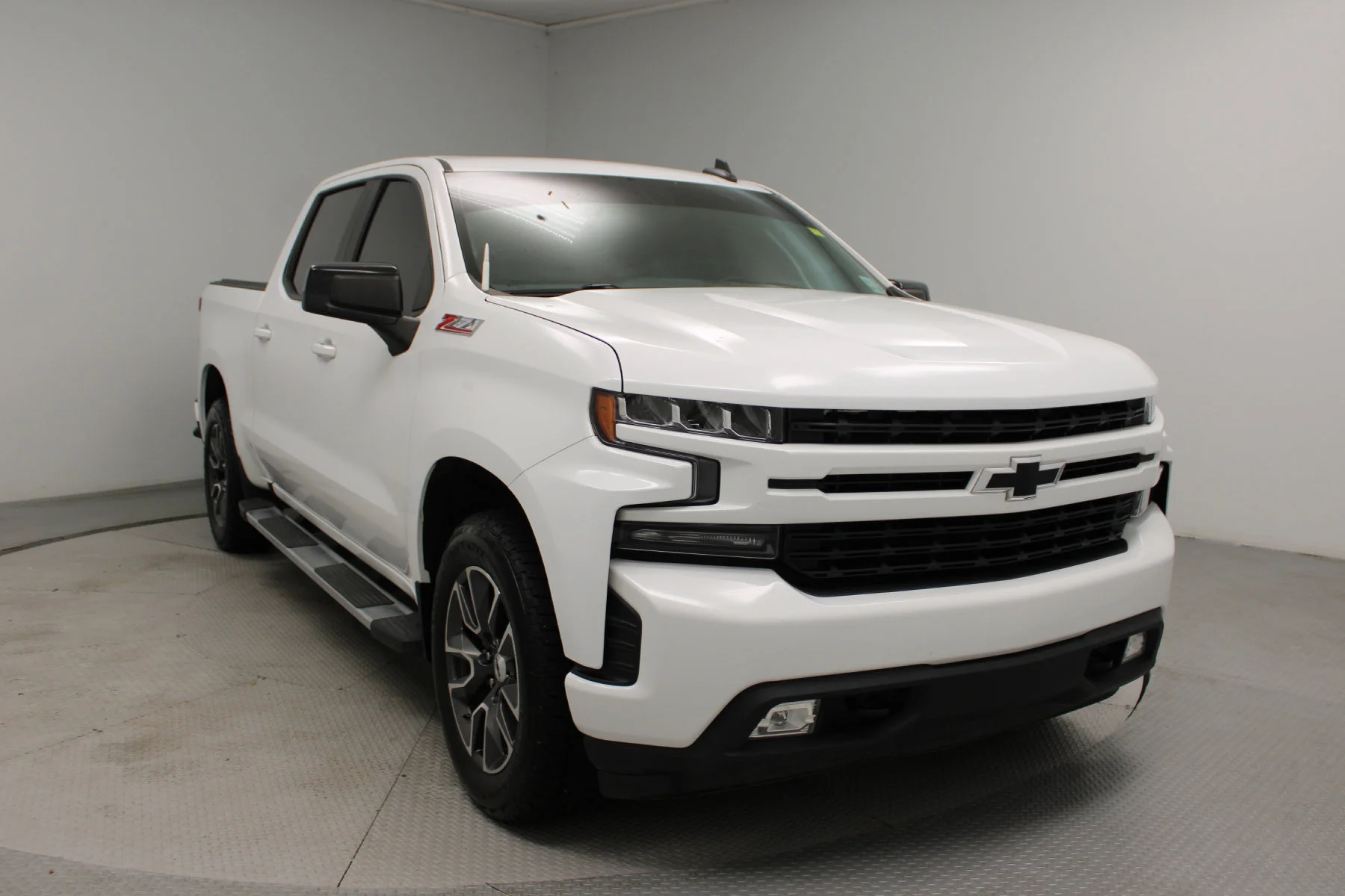 Used 2022 Summit White Chevrolet 4WD Crew Cab 147 RST image 25