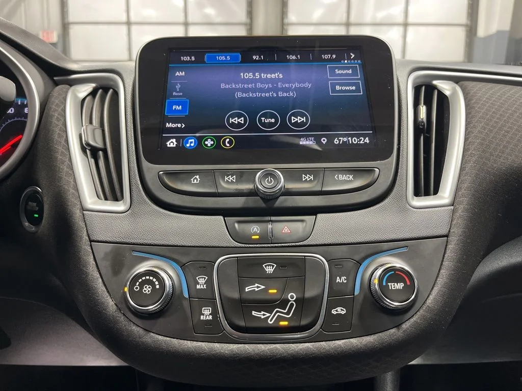Used 2020 Summit White Chevrolet LS image 23