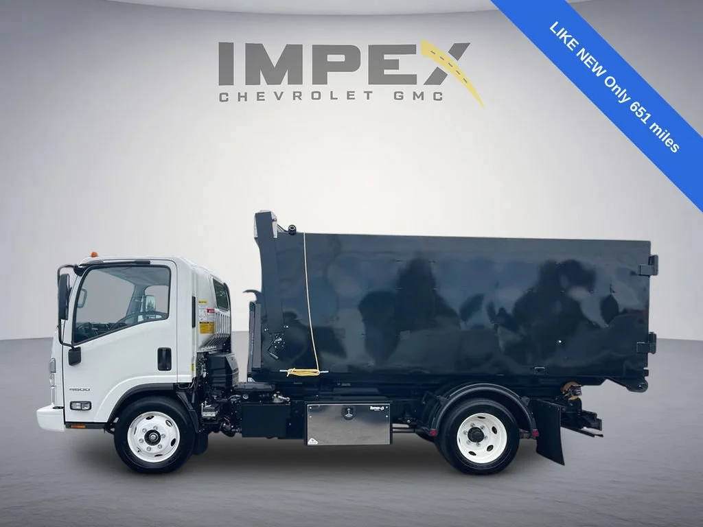 Used 2024 Arc White Chevrolet 1WT image 2