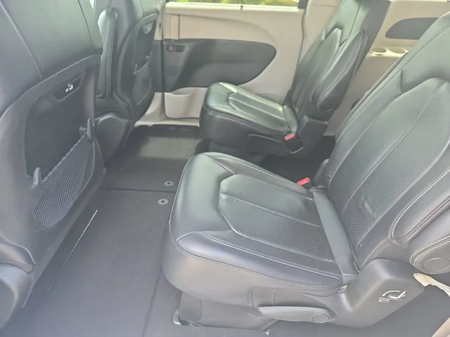 Used 2022 White Chrysler Touring L image 16