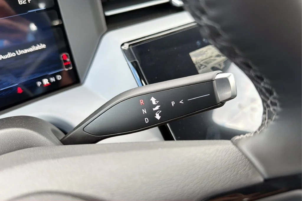 New 2027 Summit White Chevrolet LT image 25