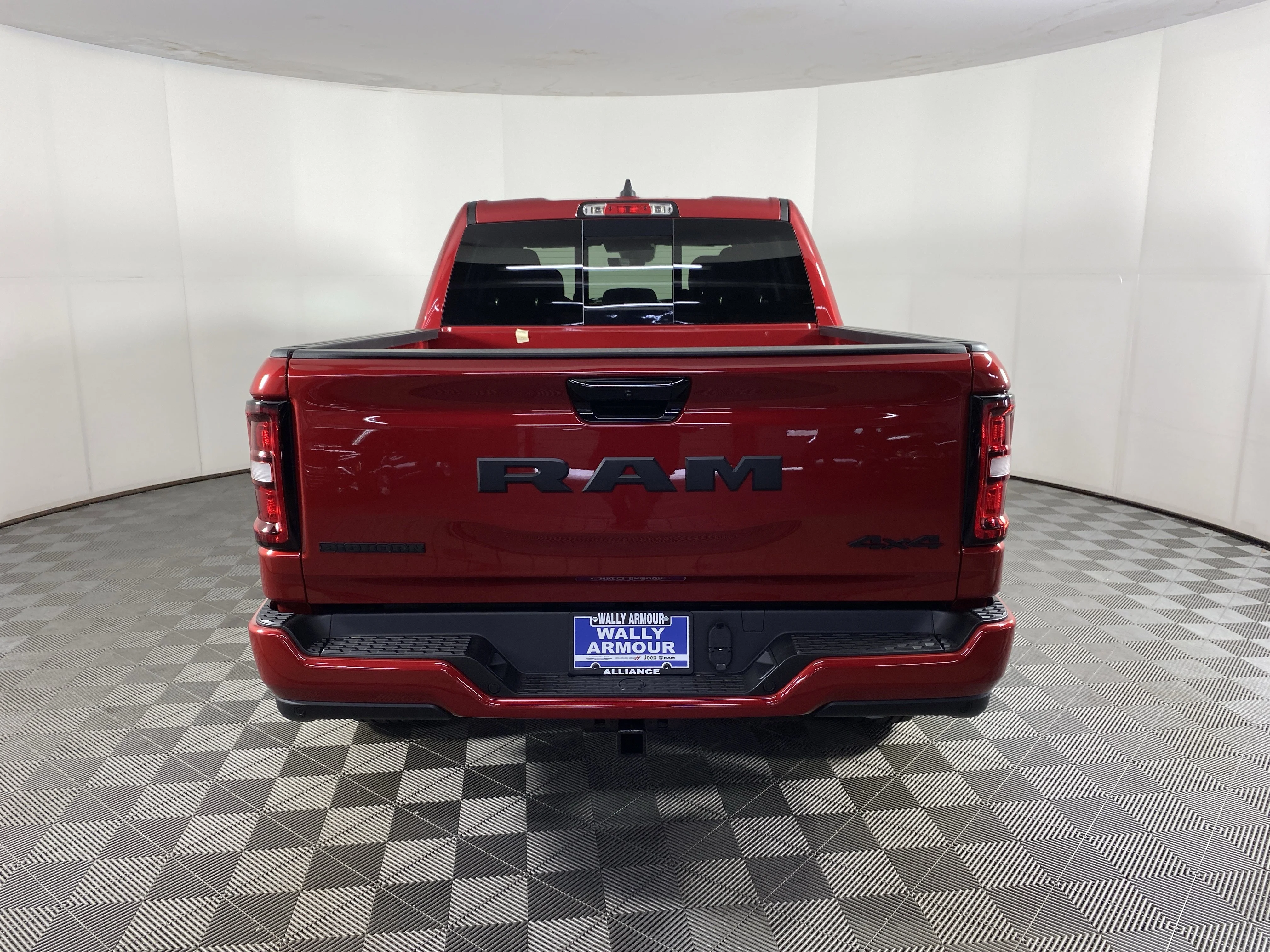 New 2026 Molten Red Pearl-Coat Exterior Paint RAM Big Horn/Lone Star image 8