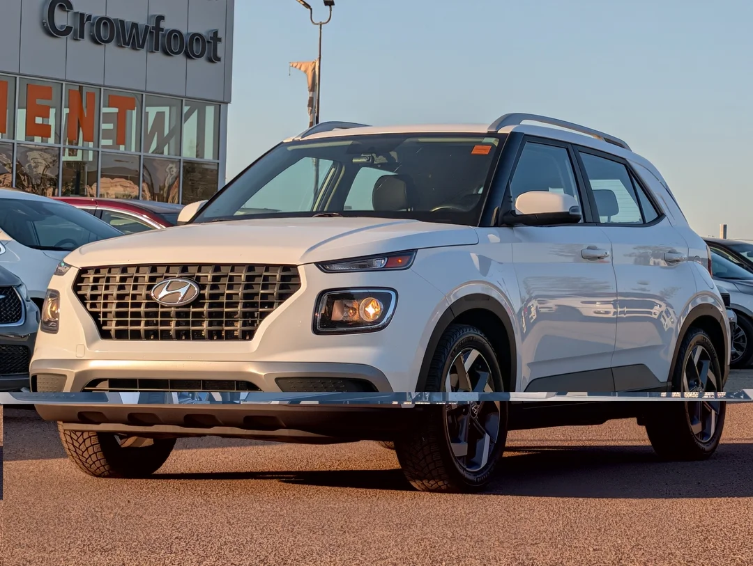 Used 2022 White Hyundai Trend - - FWD - 1.6L - Blind Spot Monitor - Rear Cross-Traffic Warning & More! image 4