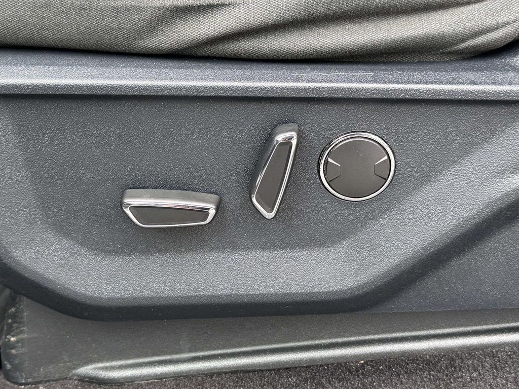 Used 2021 Silver Ford XLT image 30