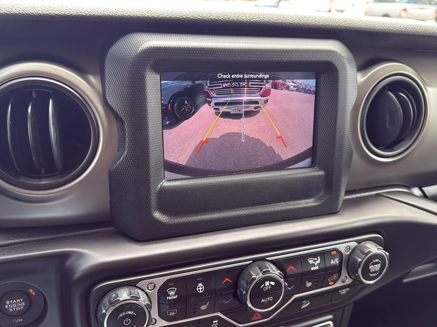 Used 2018 Bright White Clearcoat Jeep Sport S image 6