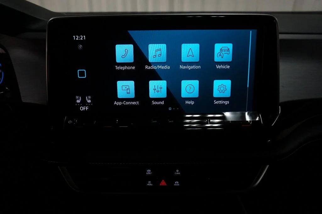 New 2026 White Volkswagen SE w/Technology image 14