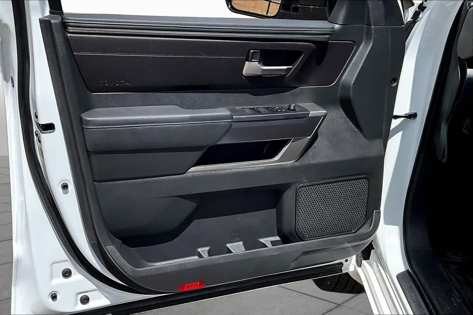 Used 2025 Ice Cap Toyota SR5 image 22