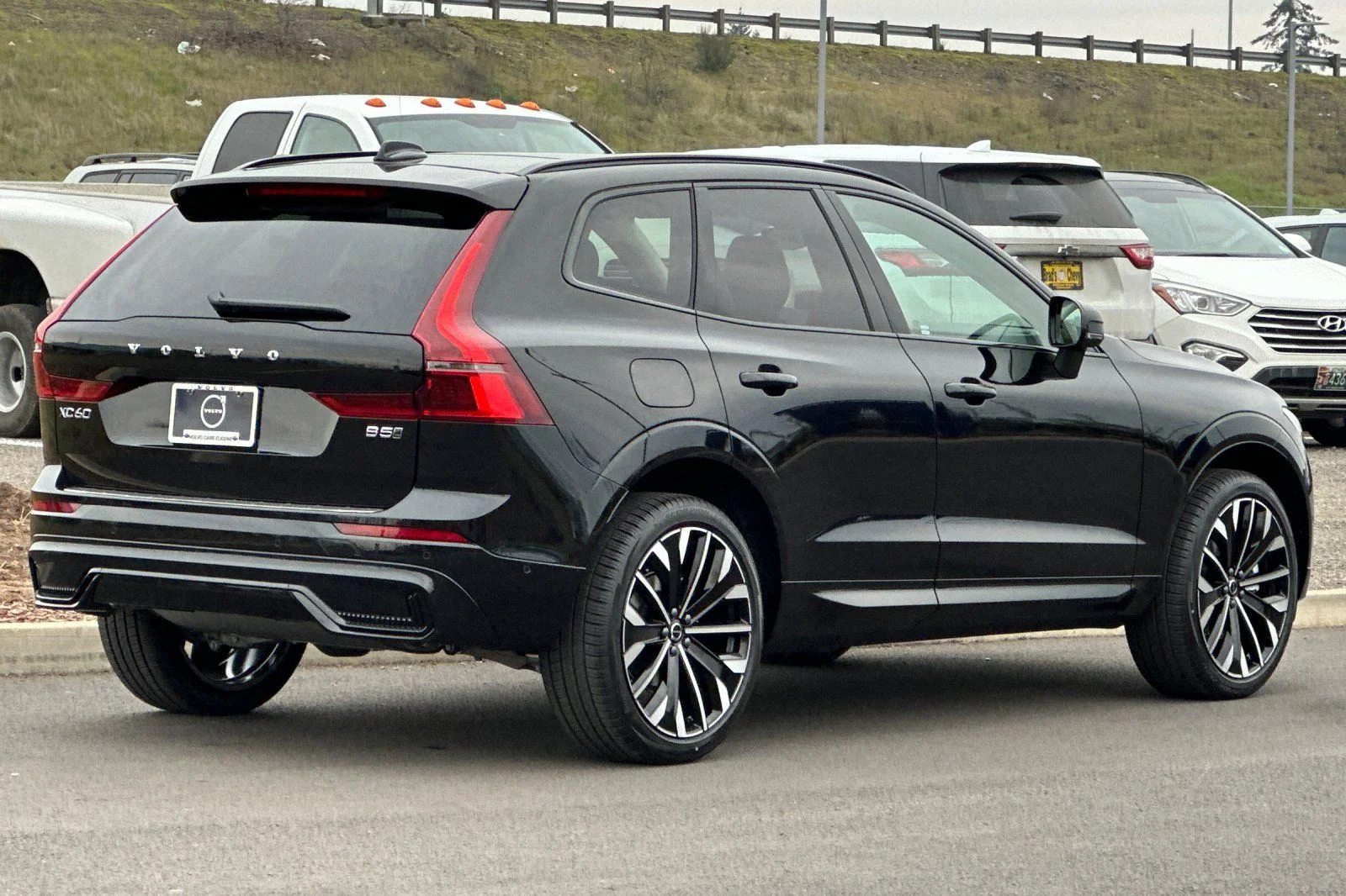 New 2026 Onyx Black Volvo Ultra image 3