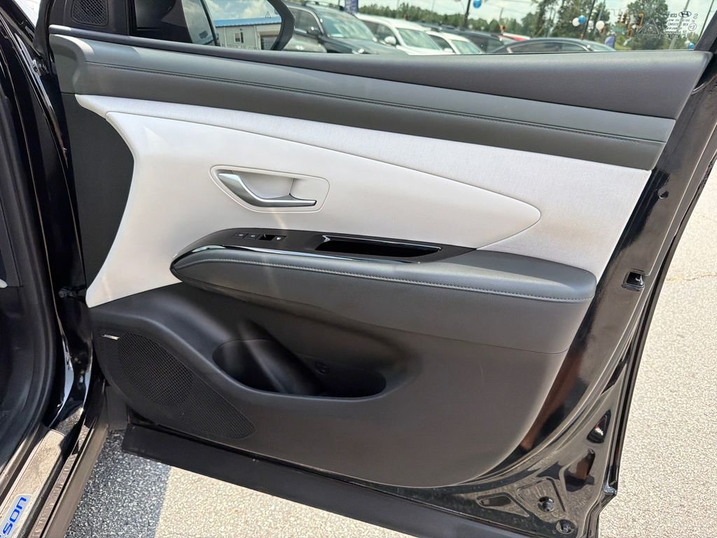 2025 Hyundai Tucson Limited - Photo 14