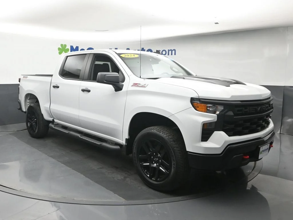 Used 2024 White Chevrolet Custom Trail Boss image 2