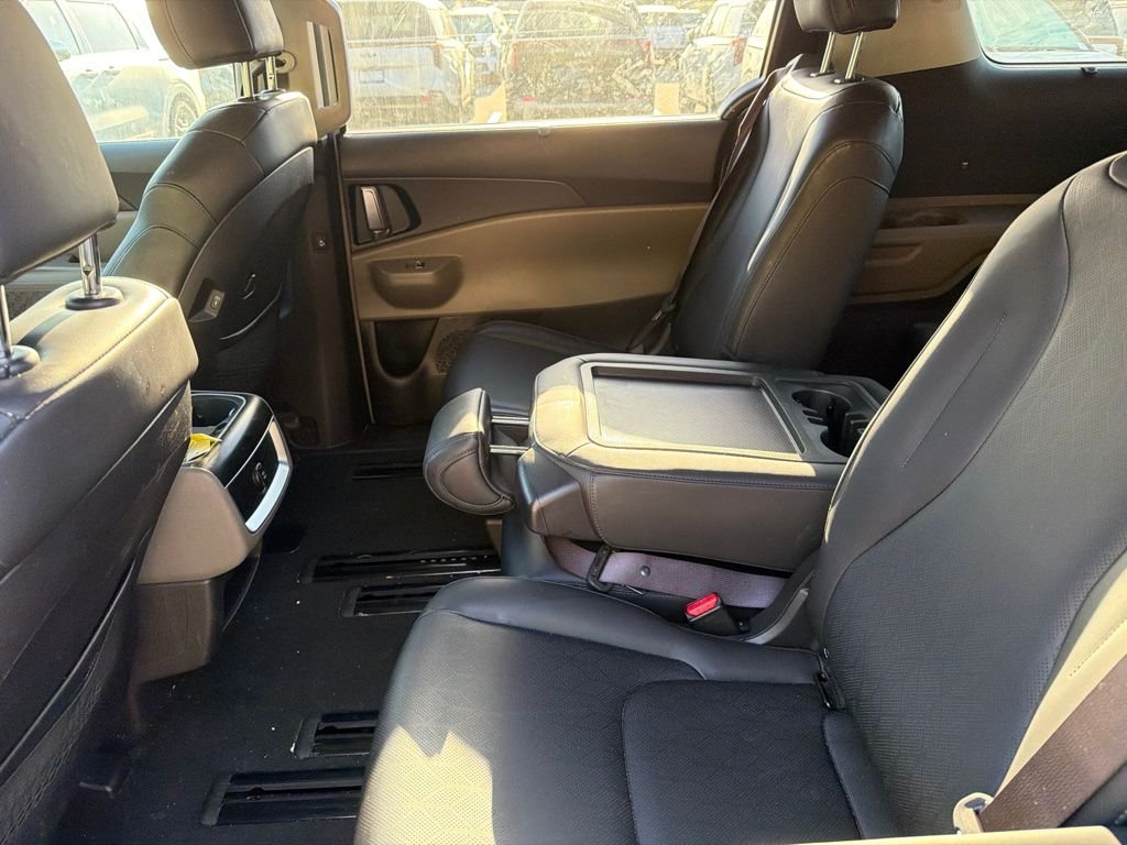 Certified Used 2025 Ceramic Silver Kia EX image 23