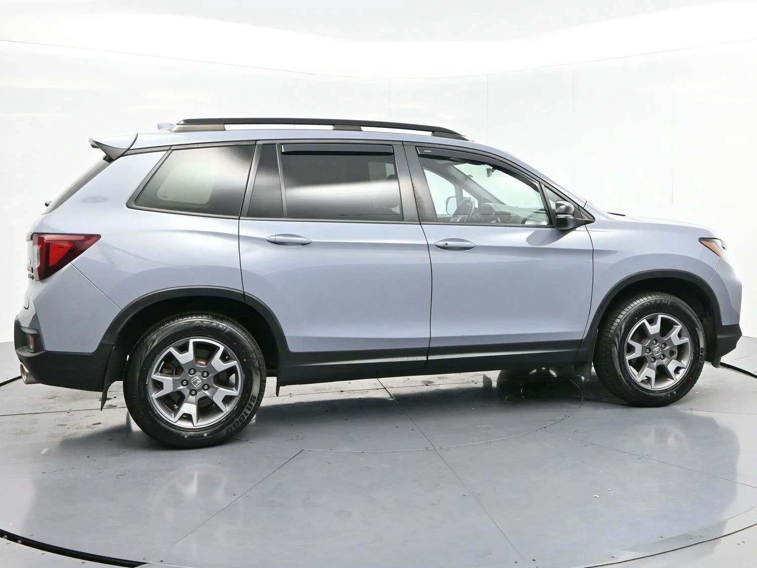 Used 2022 Sonic Gray Pearl Honda TrailSport AWD image 8