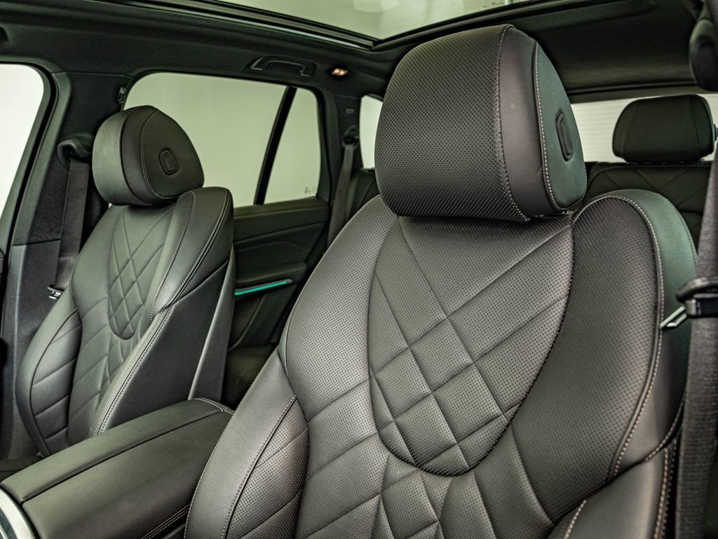 Used 2023 Manhattan Green Metallic BMW xDrive40i image 31