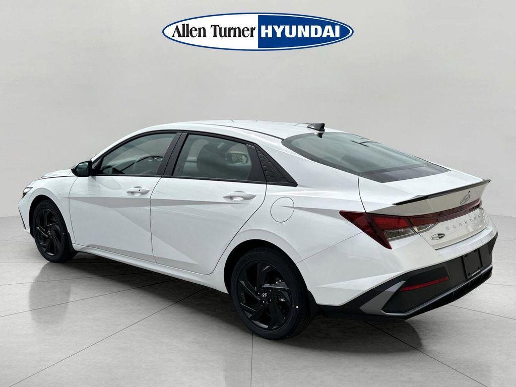 New 2026 Serenity White Hyundai SEL Sport image 5