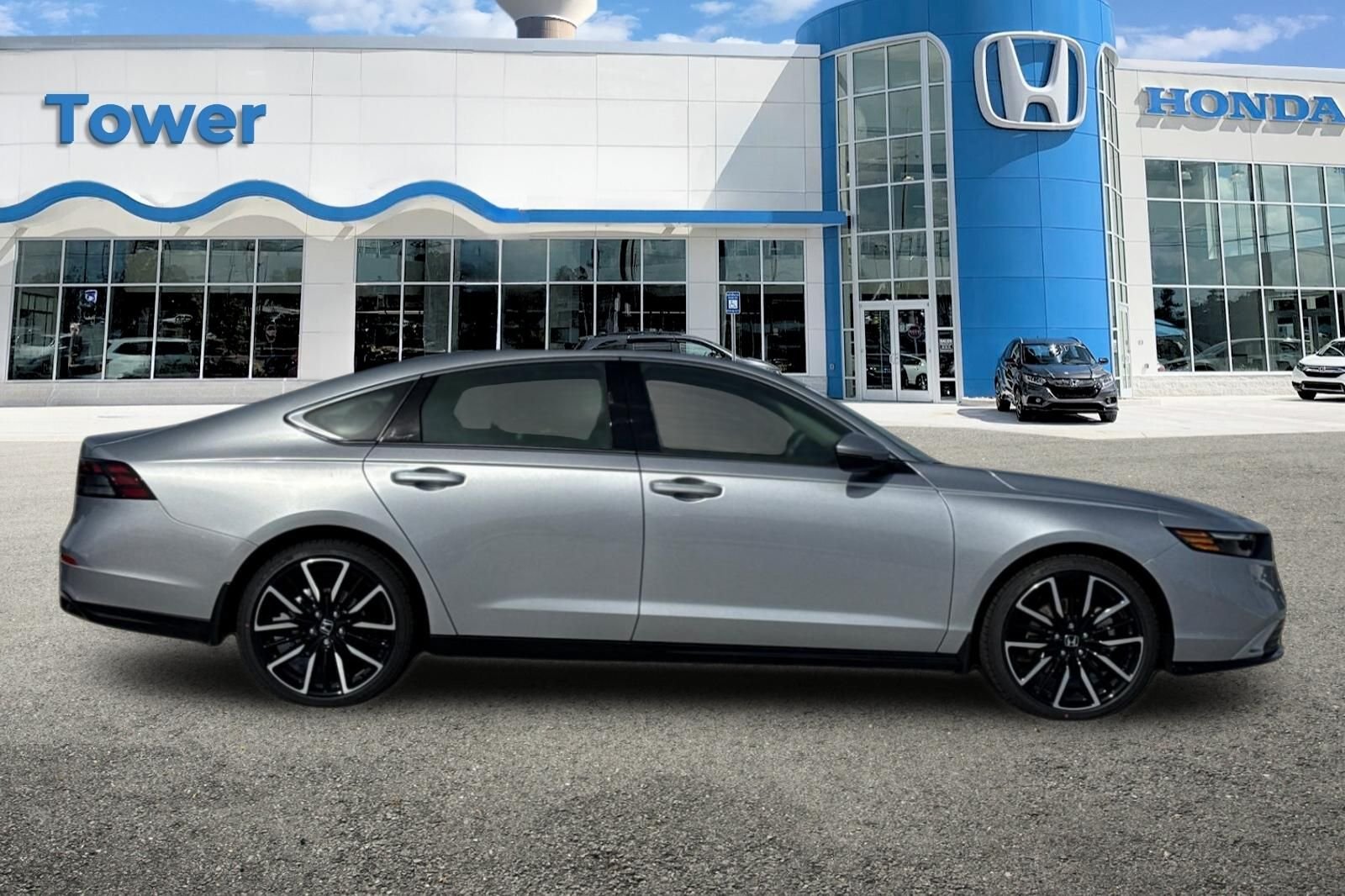 New 2026 Solar Silver Metallic Honda Touring image 3