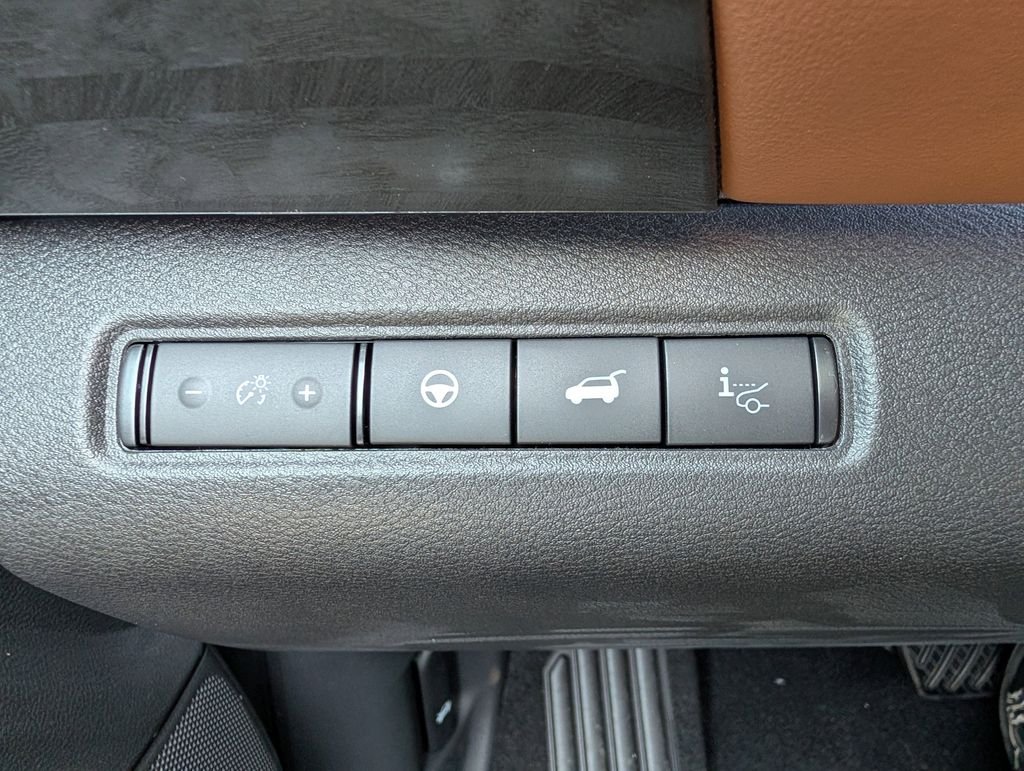 Used 2026 Gray Nissan Platinum image 19