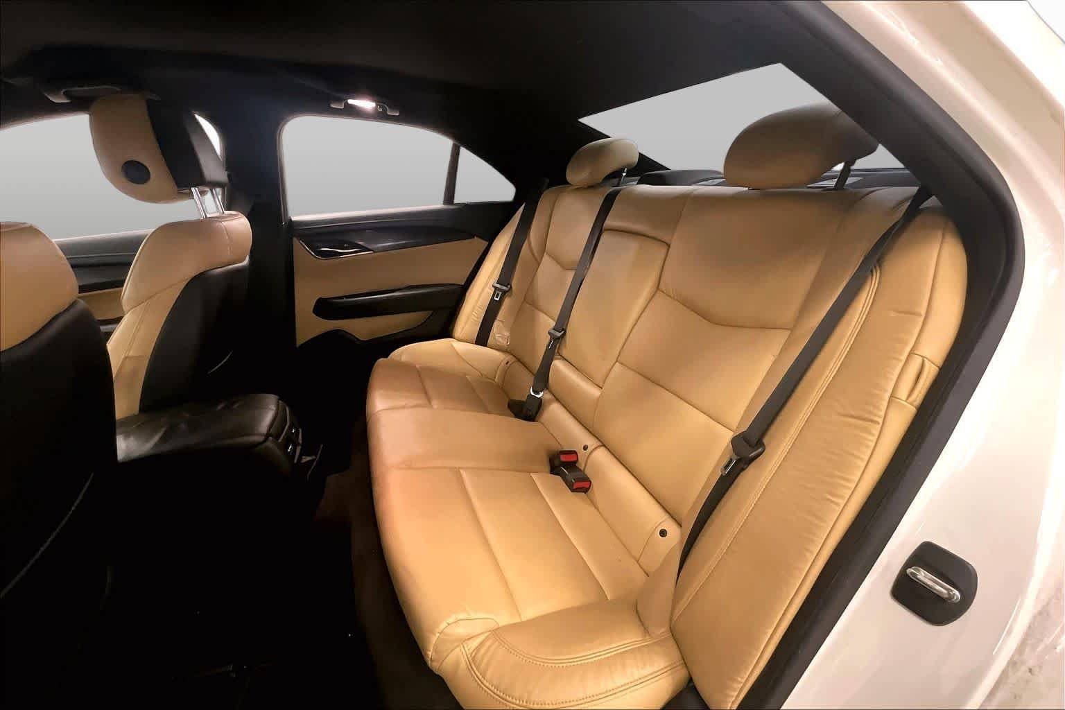 Used 2013 White Diamond Tricoat Cadillac  image 19