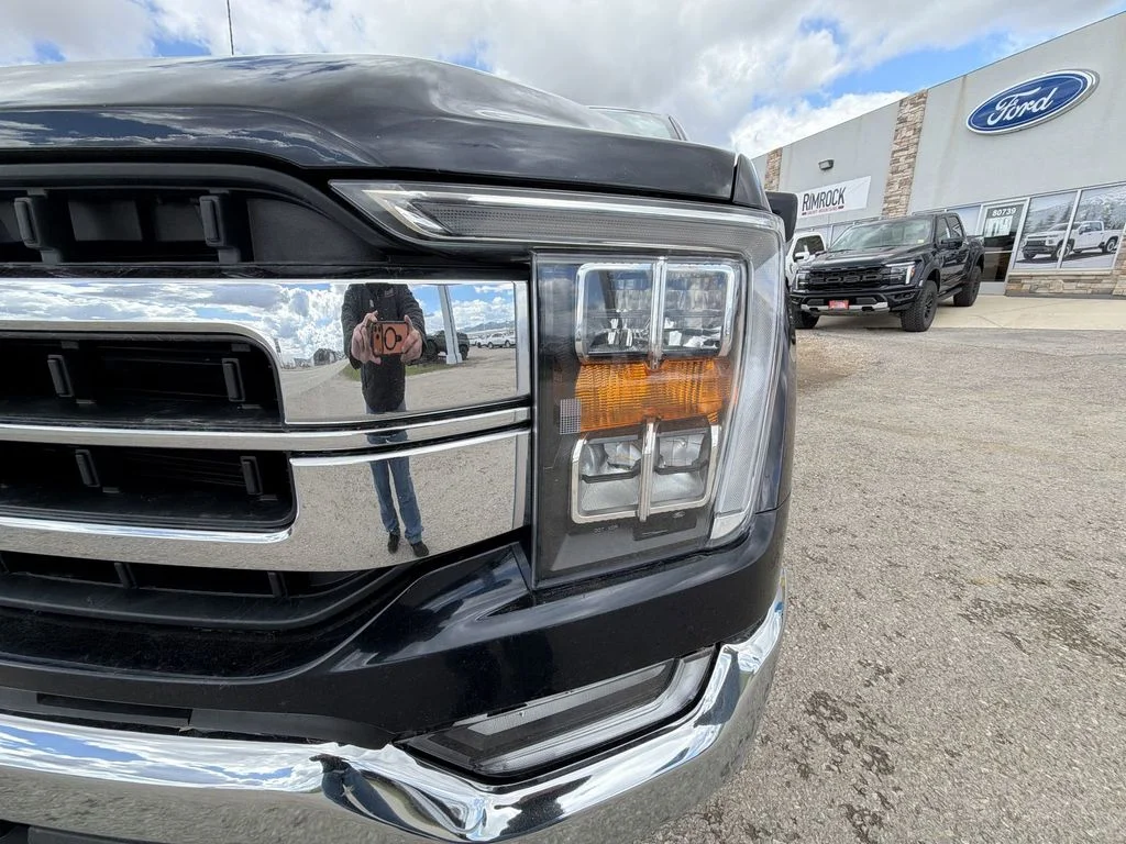 Used 2022 Gray Ford Lariat image 17