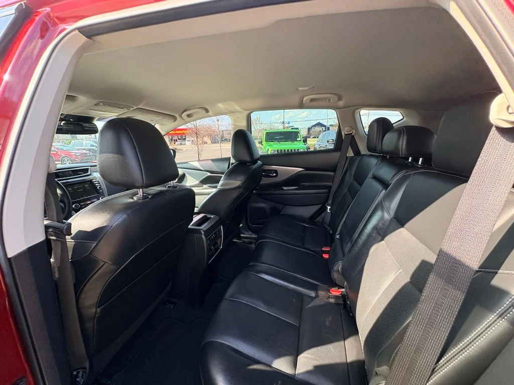 Used 2020 Red Nissan SL image 33