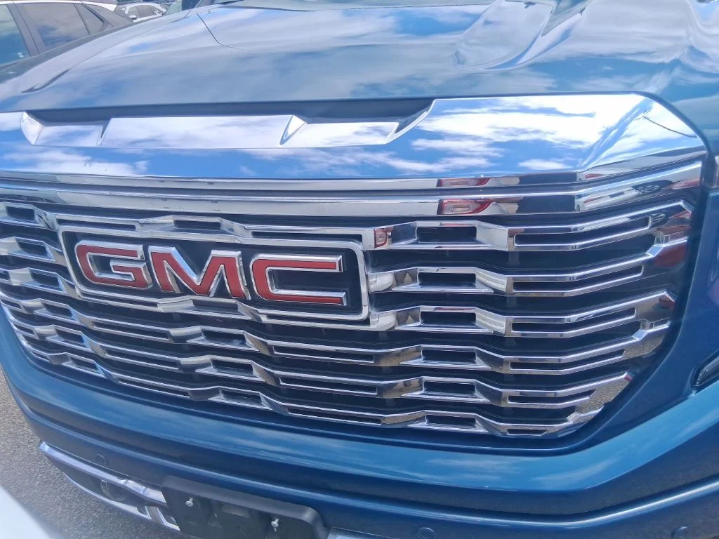 Used 2024 Blue GMC Denali image 16