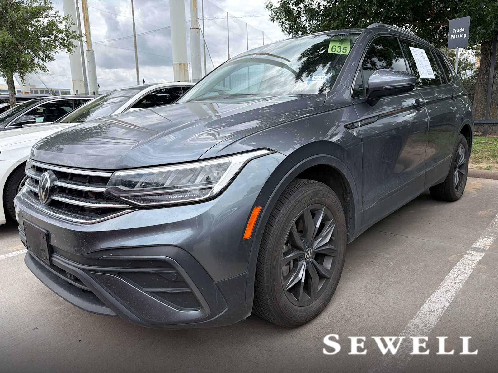 2023 Volkswagen Tiguan 2.0T SE's photo