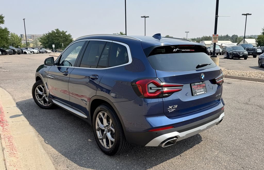 Used 2024 Blue BMW xDrive30i image 7