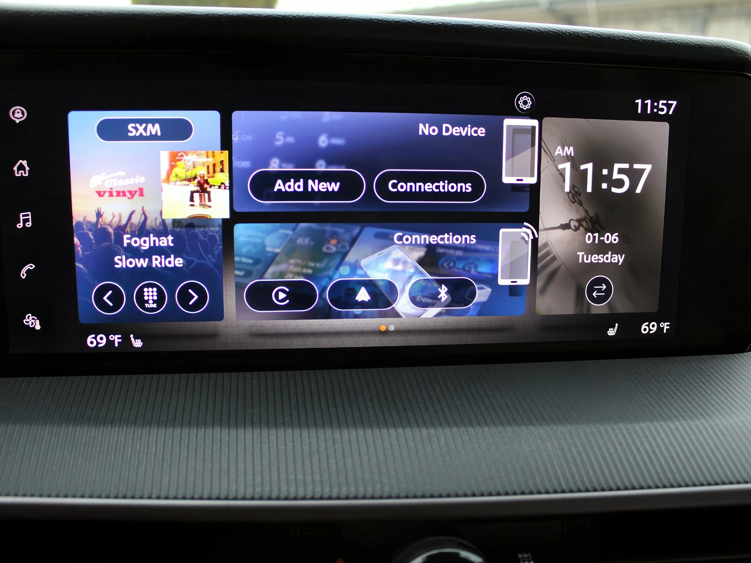 Used 2025 Black Nissan SV image 21