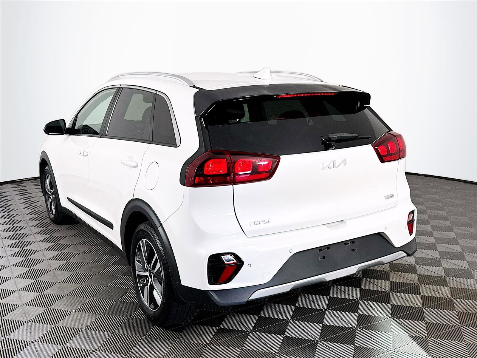 2022 Kia Niro LXS photo 4