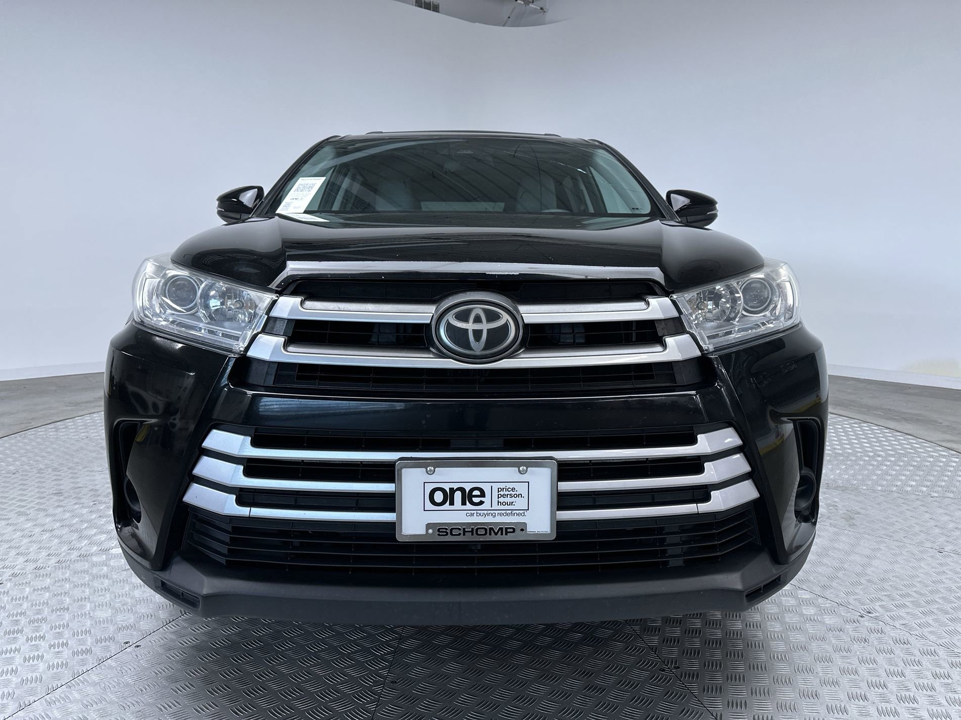 Used 2017 Midnight Black Metallic Toyota LE image 29