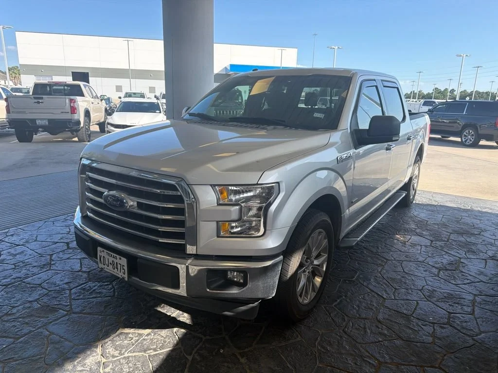 Used 2017 Silver Ford XL image 1