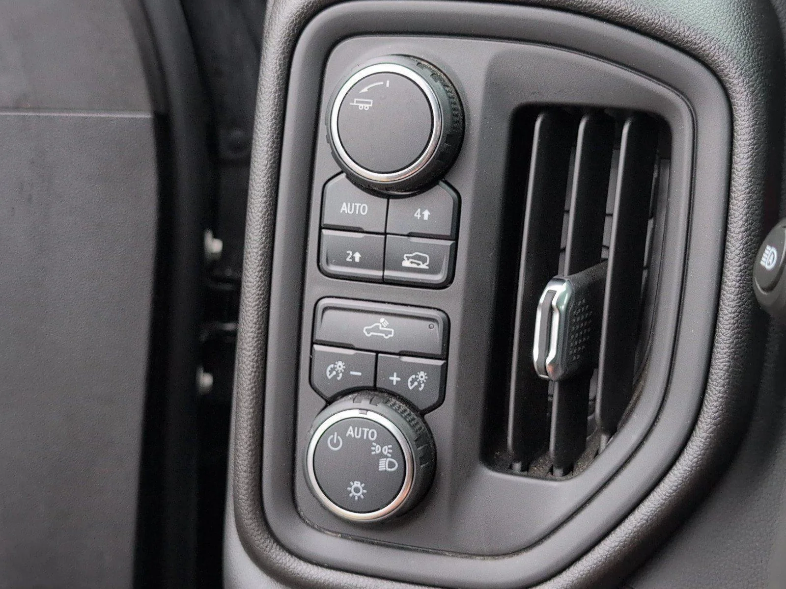 Used 2025 Black Chevrolet Custom image 27