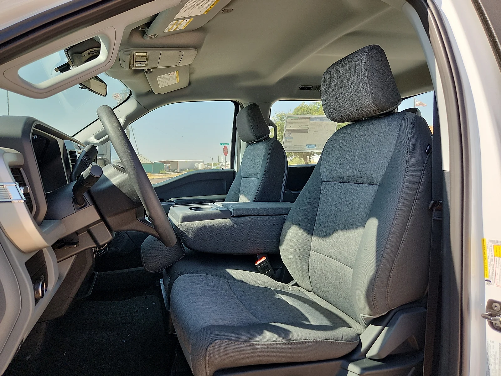 New 2027 Oxford White Ford XL image 17