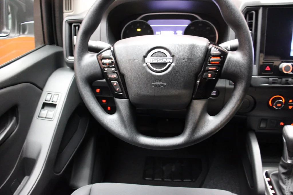 New 2027 Glacier White Nissan King Cab® S image 19