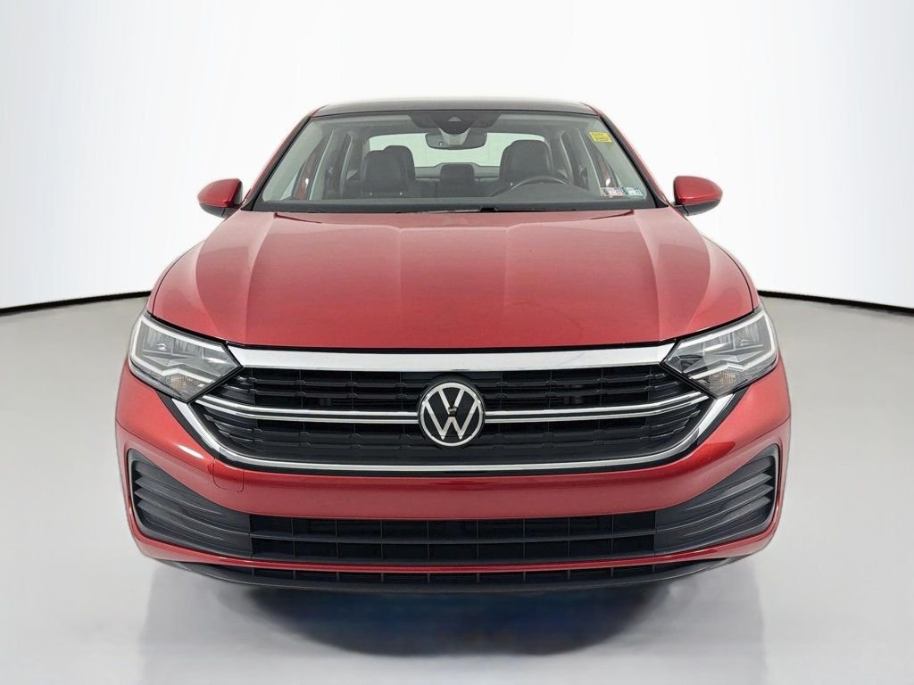 Used 2023 Kings Red Metallic Volkswagen SE Automatic image 2