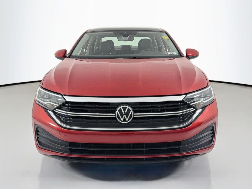 Used 2023 Kings Red Metallic Volkswagen SE Automatic image 2