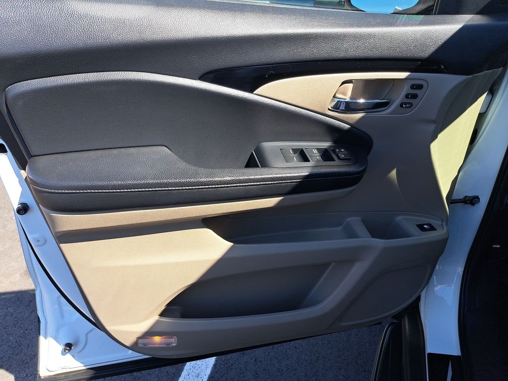 Used 2020 White Honda RTL-E image 12